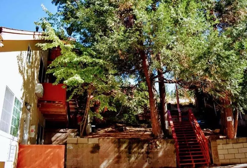 Hostel Arrowhead Mountain Inn