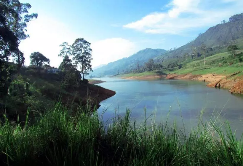 پانسیون Achintha Family Guest House