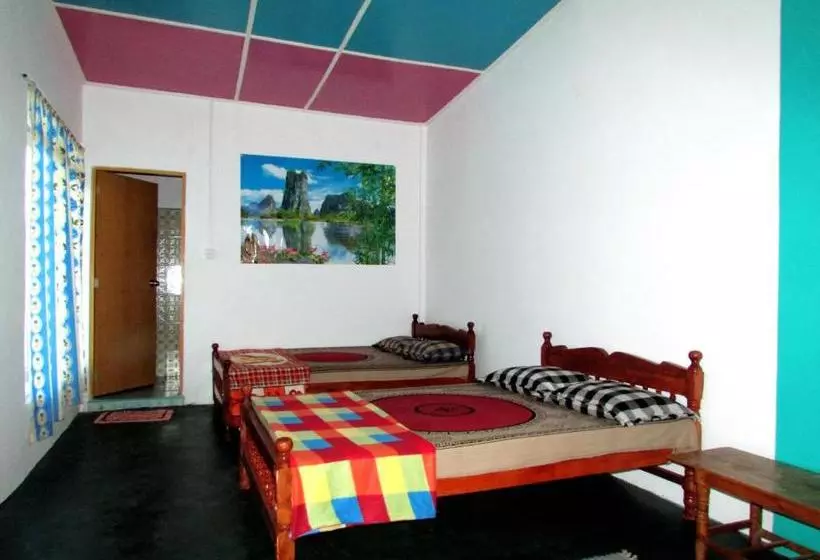 پانسیون Achintha Family Guest House