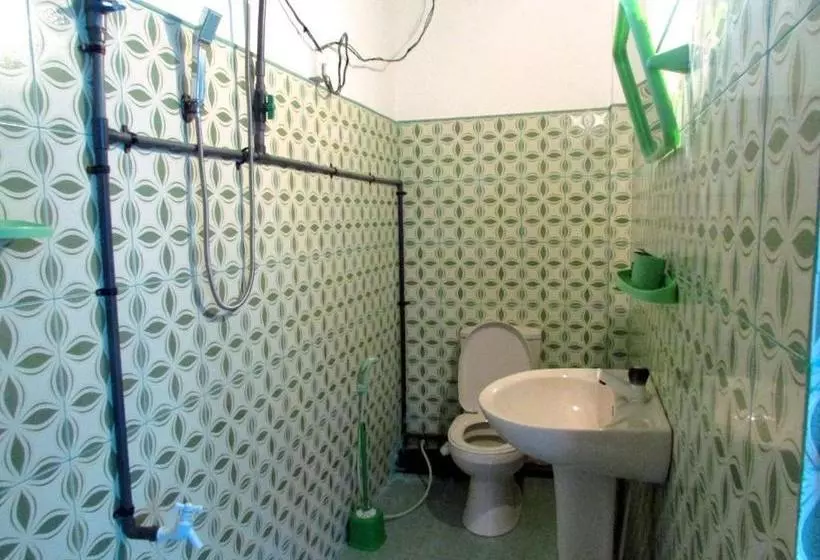 پانسیون Achintha Family Guest House