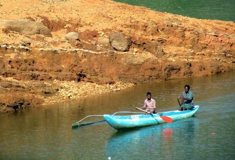 پانسیون Achintha Family Guest House