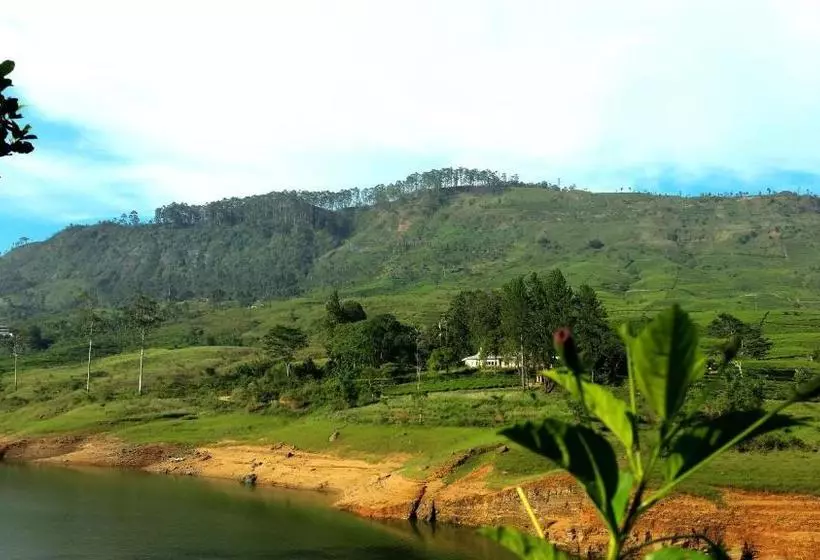 پانسیون Achintha Family Guest House