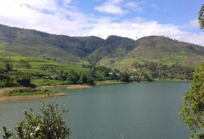 پانسیون Achintha Family Guest House