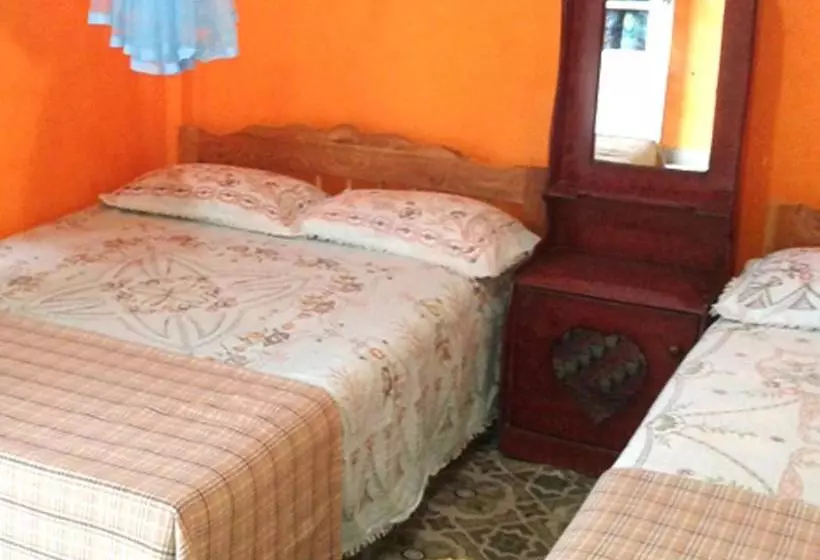 پانسیون Achintha Family Guest House