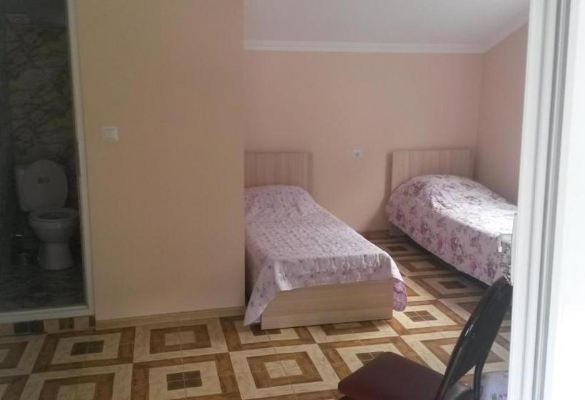 پانسیون Guest House 118 In Kvariati