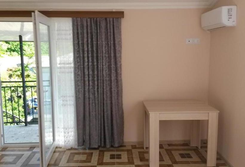 پانسیون Guest House 118 In Kvariati