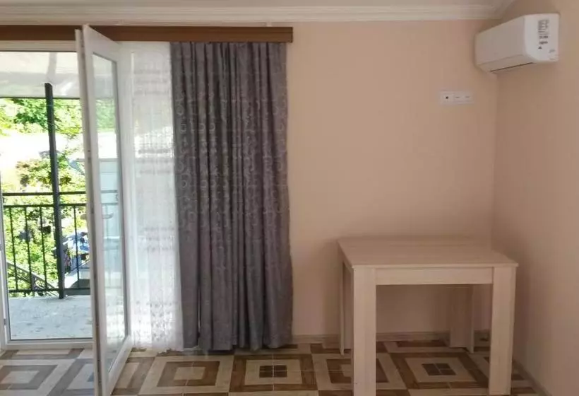 پانسیون Guest House 118 In Kvariati