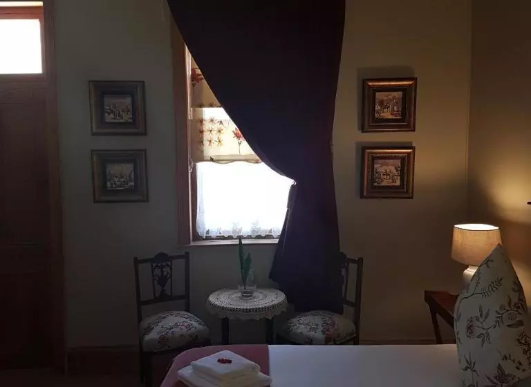 Majatalo Moonlight Manor