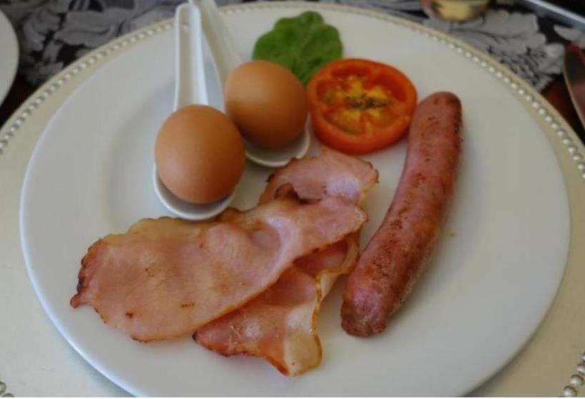 بنسيون Moonlight Manor