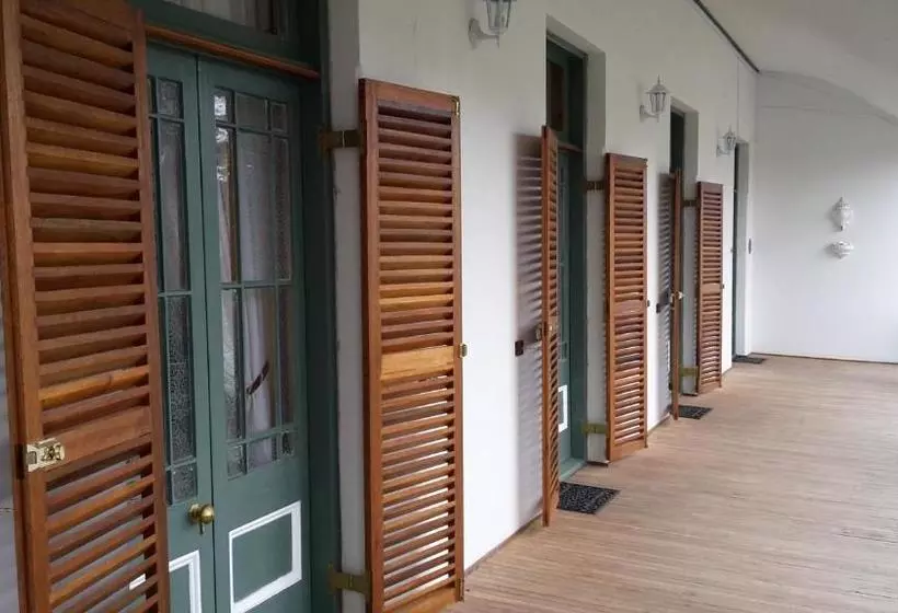 Majatalo Moonlight Manor