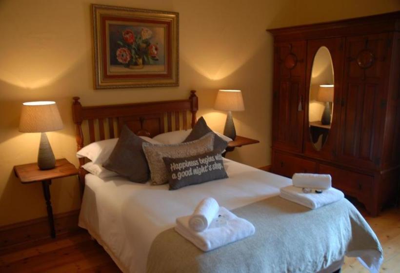 بنسيون Moonlight Manor