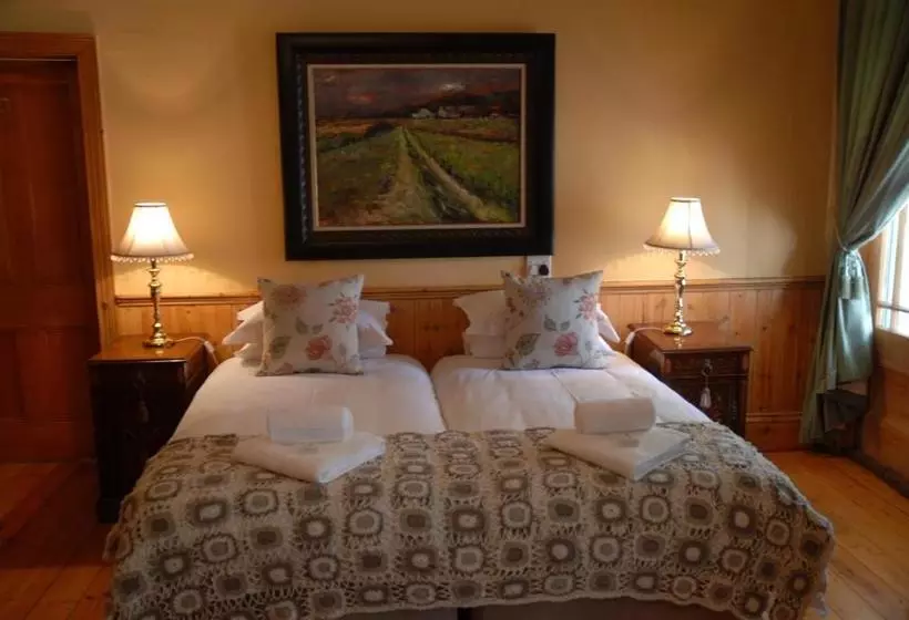 Majatalo Moonlight Manor