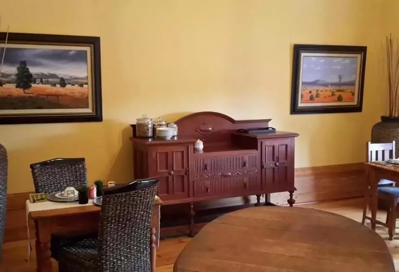 Majatalo Moonlight Manor