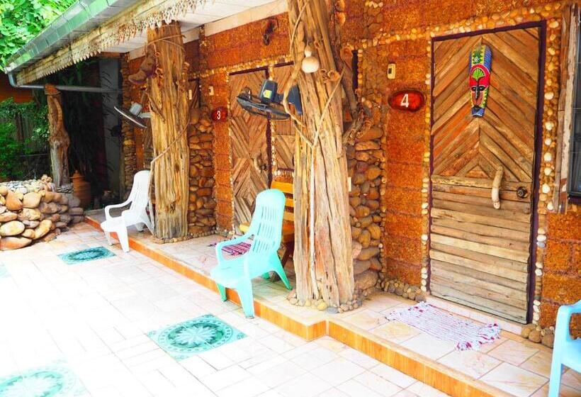 Пансион Three J Guesthouse