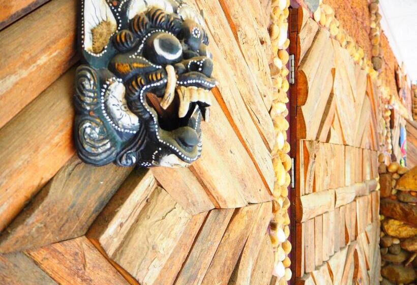 Пансион Three J Guesthouse