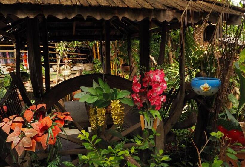 Пансион Three J Guesthouse