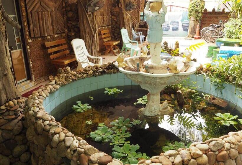 Пансион Three J Guesthouse