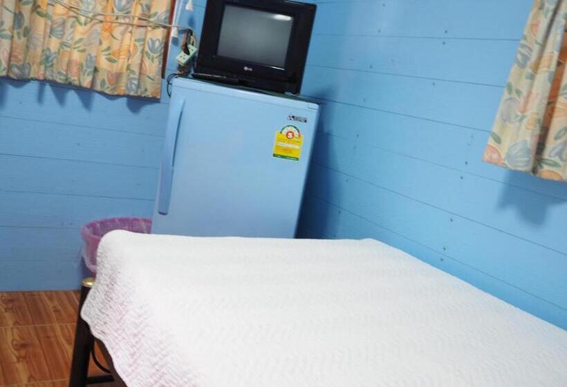 Пансион Three J Guesthouse