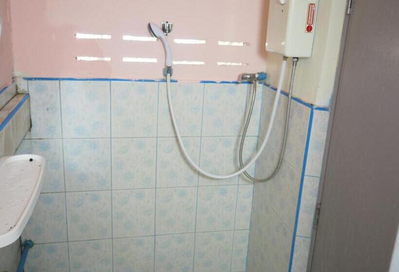 Пансион Three J Guesthouse