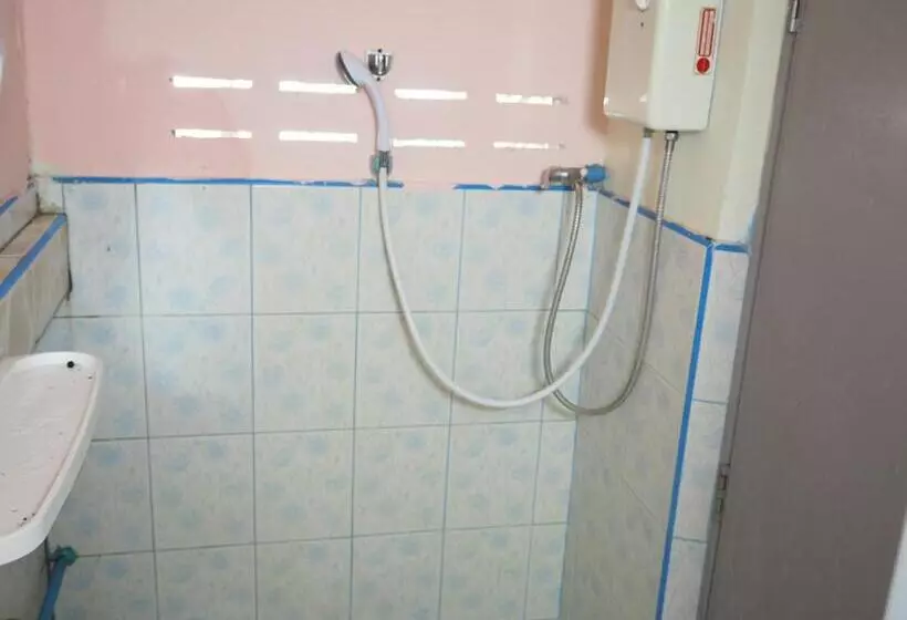 پانسیون Three J Guesthouse
