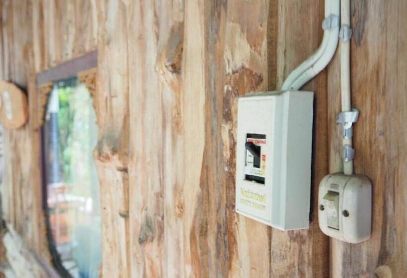 Пансион Three J Guesthouse