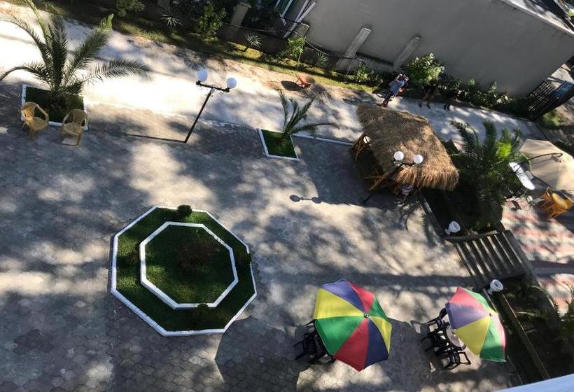 هاستل Chito Gvrito