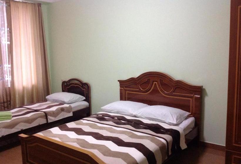 هاستل Chito Gvrito