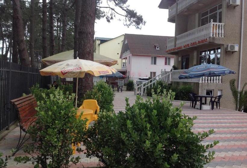 هاستل Chito Gvrito