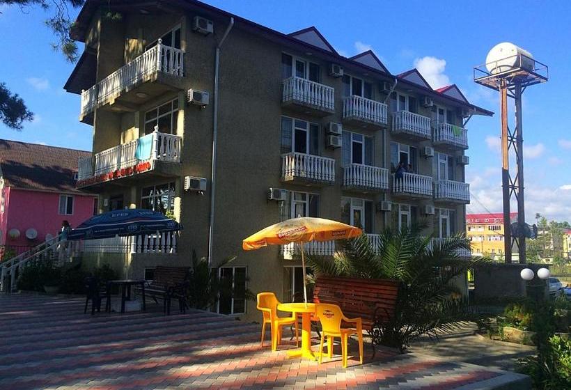 هاستل Chito Gvrito