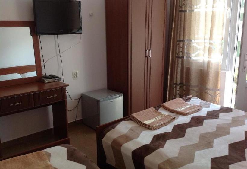 هاستل Chito Gvrito