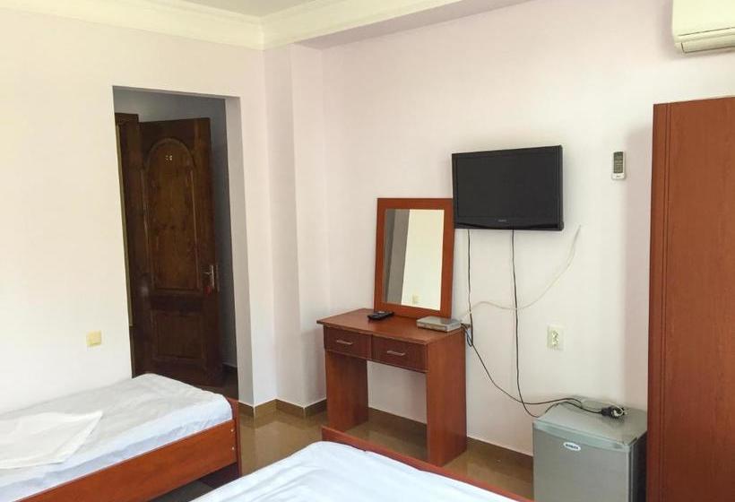 هاستل Chito Gvrito