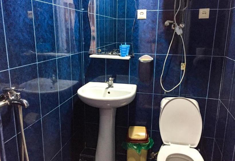 هاستل Chito Gvrito