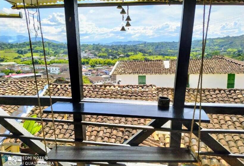 هاستل Hostal Bambu