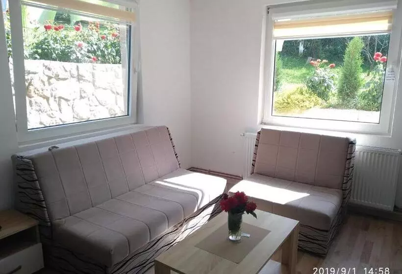 پانسیون Apartments & Rooms Bojic