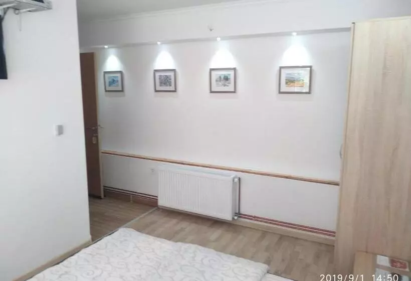 پانسیون Apartments & Rooms Bojic