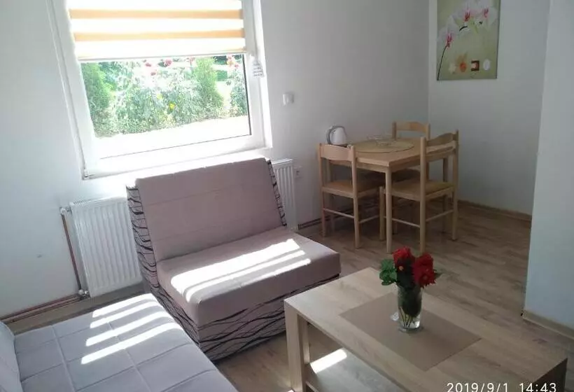 پانسیون Apartments & Rooms Bojic