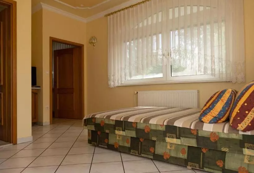 پانسیون Gostišče Pri Dveh Petelinih