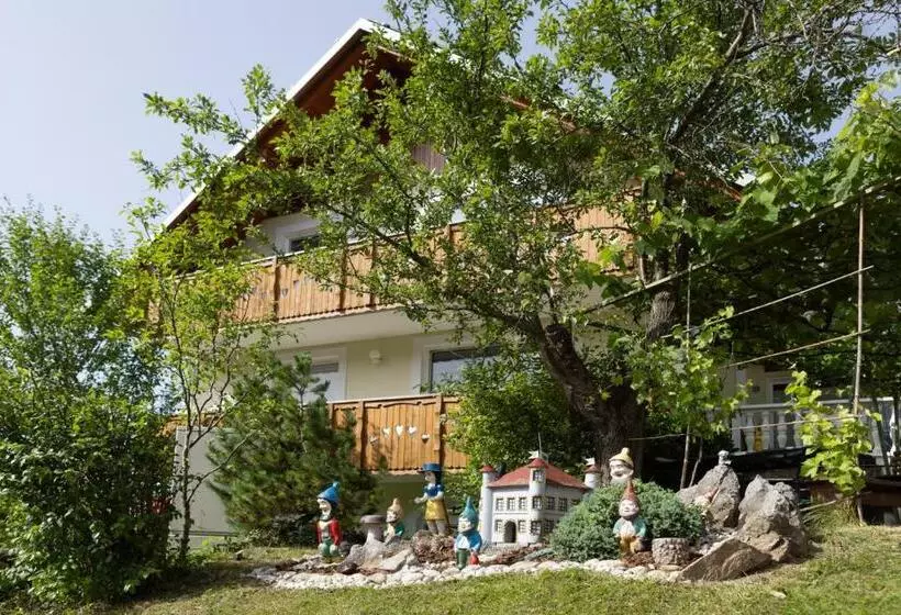 پانسیون Gostišče Pri Dveh Petelinih
