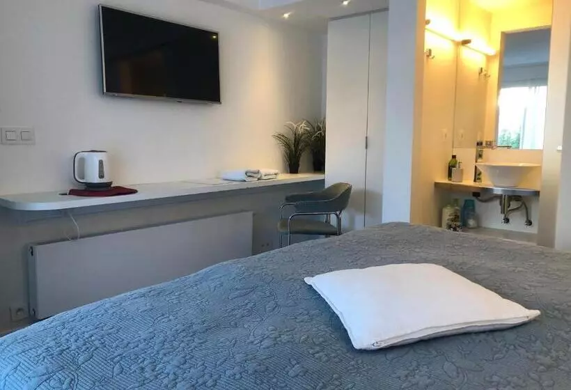 Majatalo Guesthouse Poppies