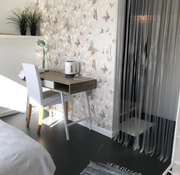 ペンション Guesthouse Poppies