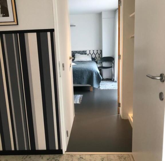 ペンション Guesthouse Poppies