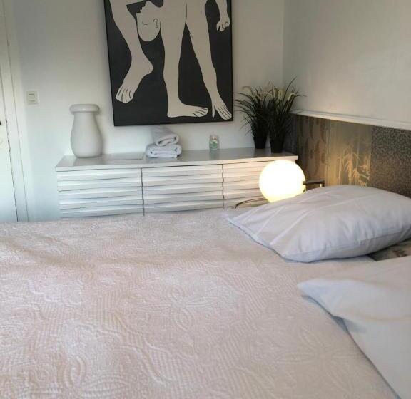 ペンション Guesthouse Poppies