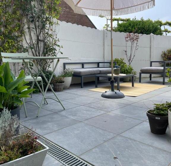 ペンション Guesthouse Poppies