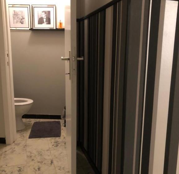 ペンション Guesthouse Poppies