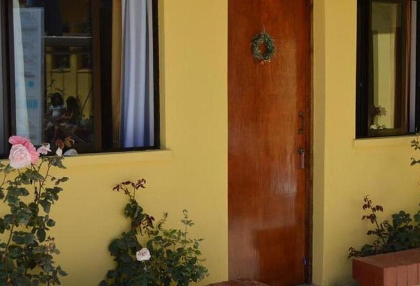 پانسیون Hostal Julia