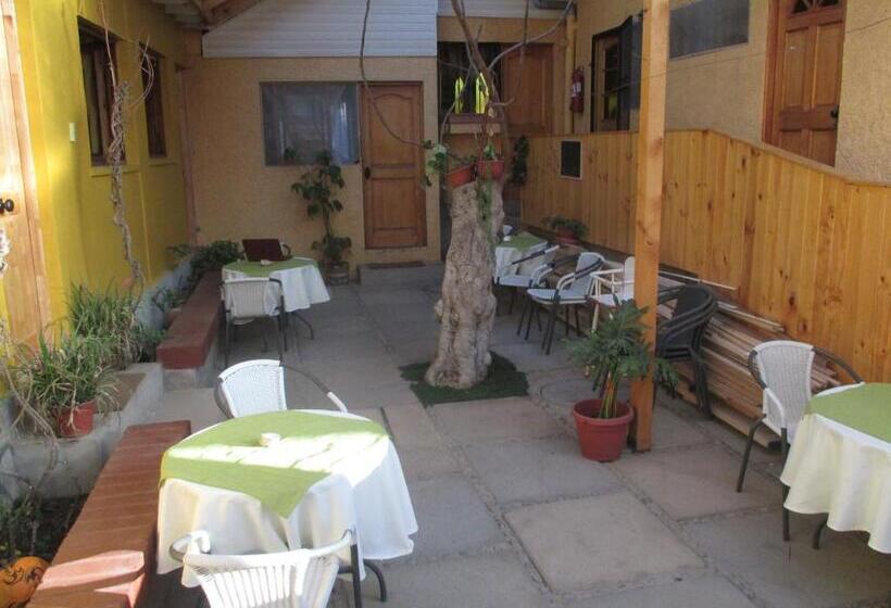 پانسیون Hostal Julia