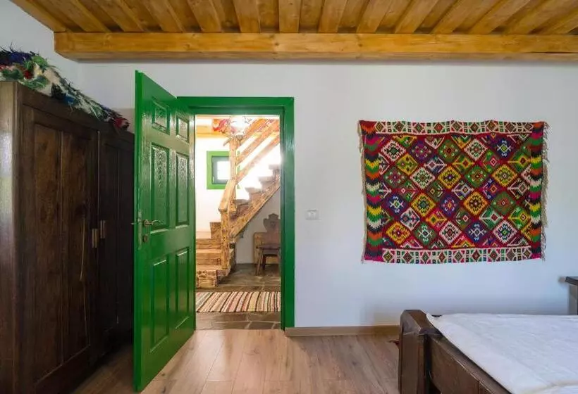 Pensiunea Casa Traditiilor