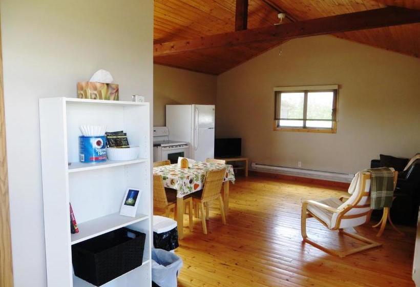 פנסיון Foxlake Retreat