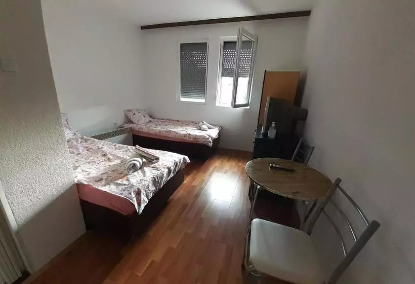 پانسیون Guest House Zarnovel Palace