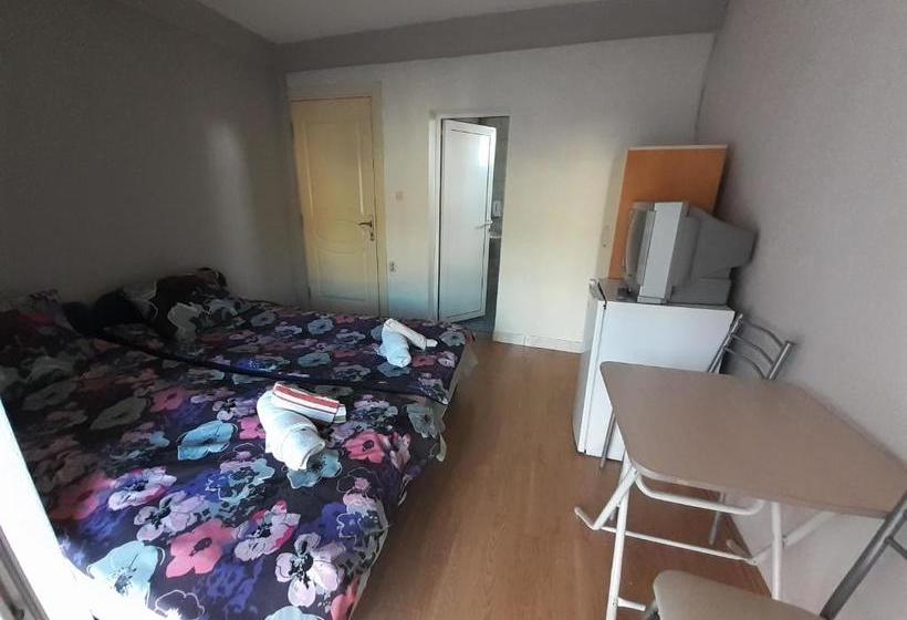 پانسیون Guest House Zarnovel Palace